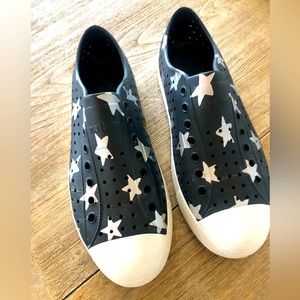 Womens Native shoes. Size 10. Bio base. Excellent condition